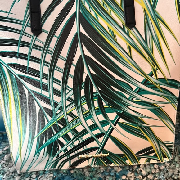 BETSEY Johnson phone bag & matching tote bag(new w/tags) - Picture 6 of 8